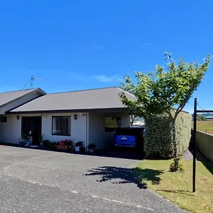 Almost Country Apartment Tauposee