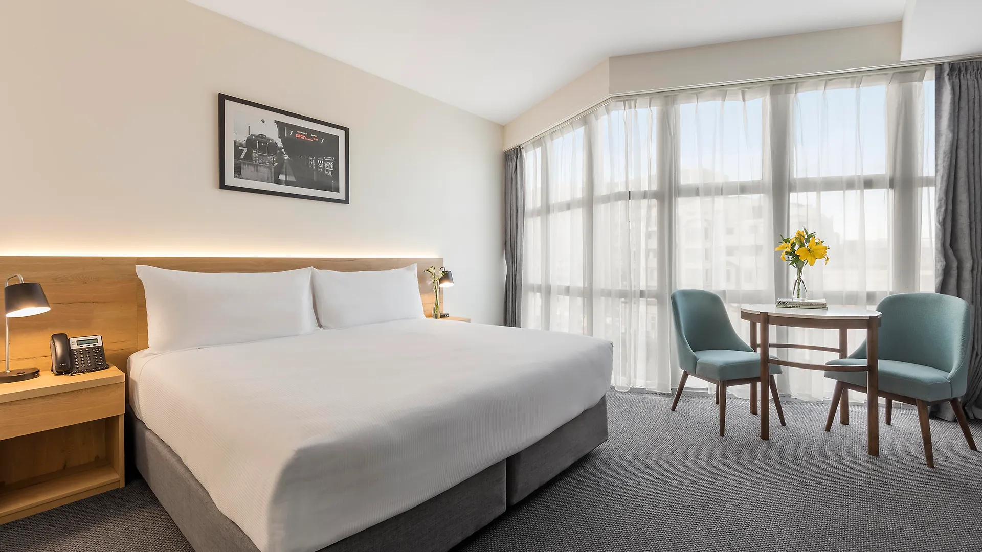 Oaks Wellington Hotel