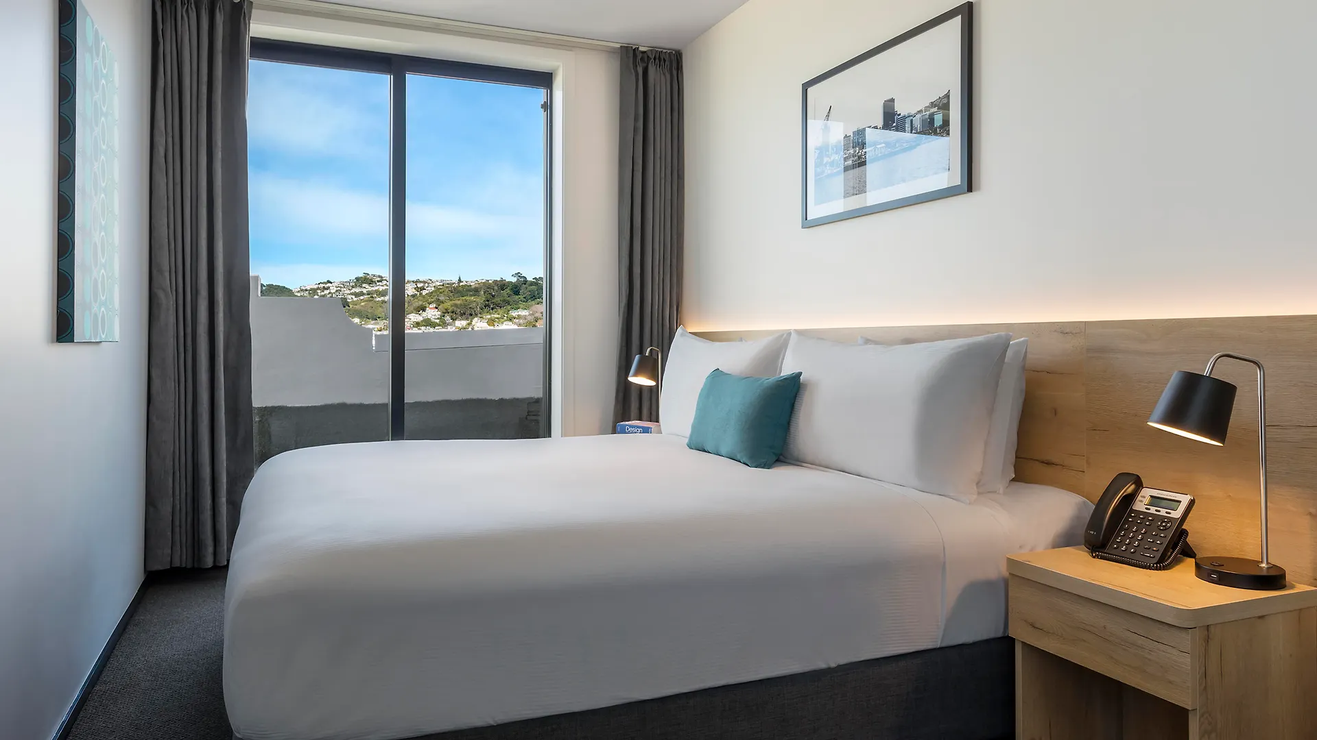 Oaks Wellington Hotel