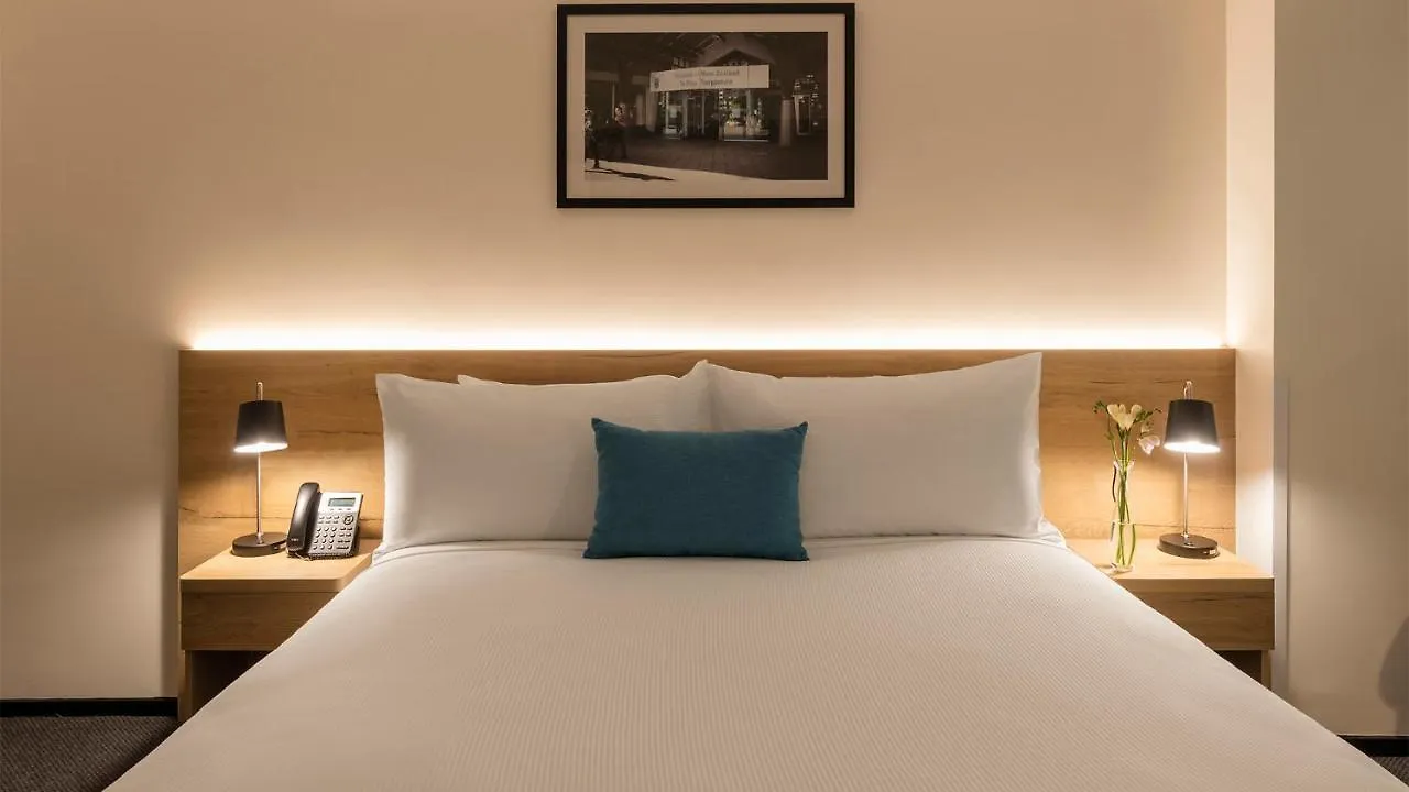 Oaks Wellington Hotel