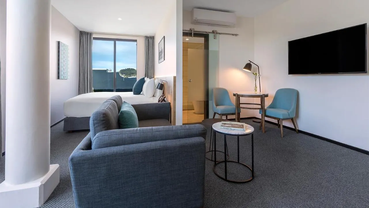 Oaks Wellington Hotel